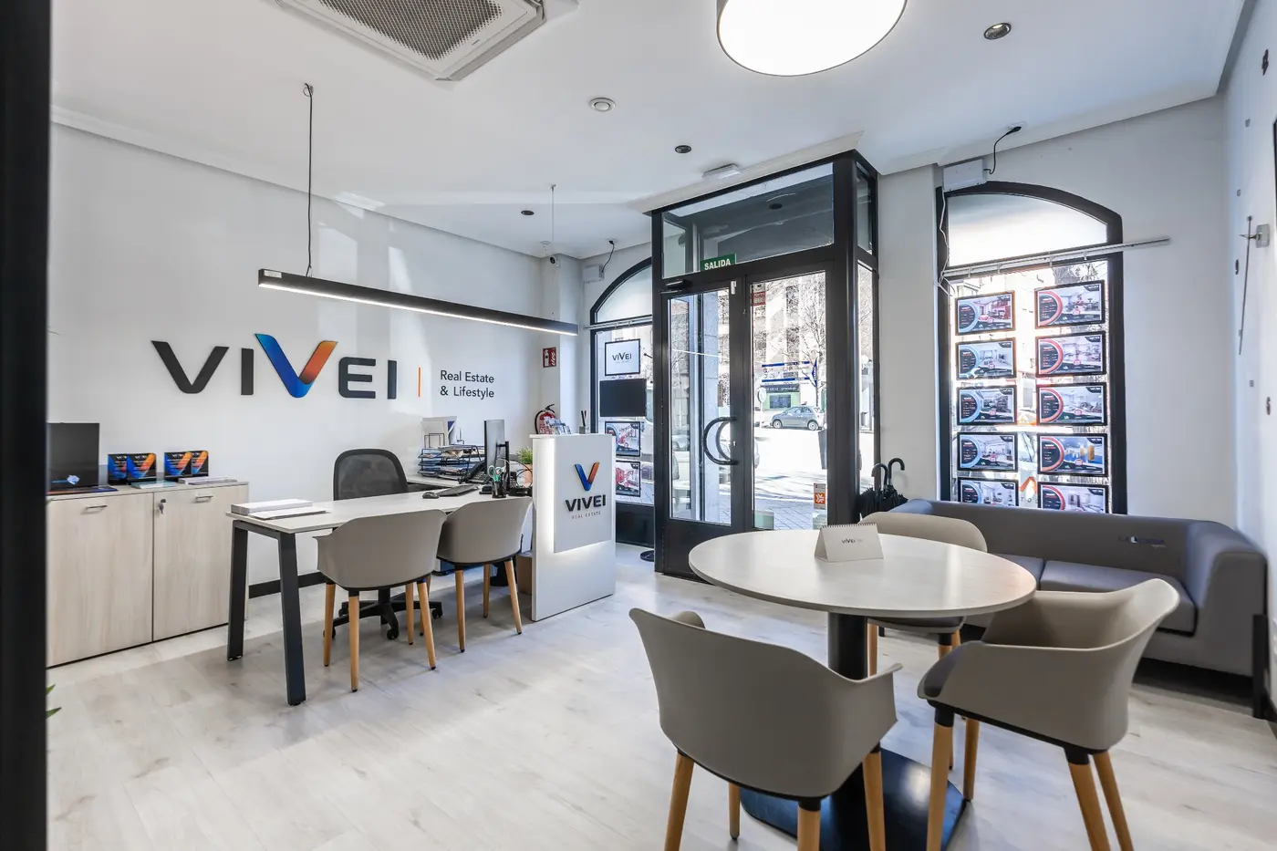 Interior de la oficina VIVEI Acacias
